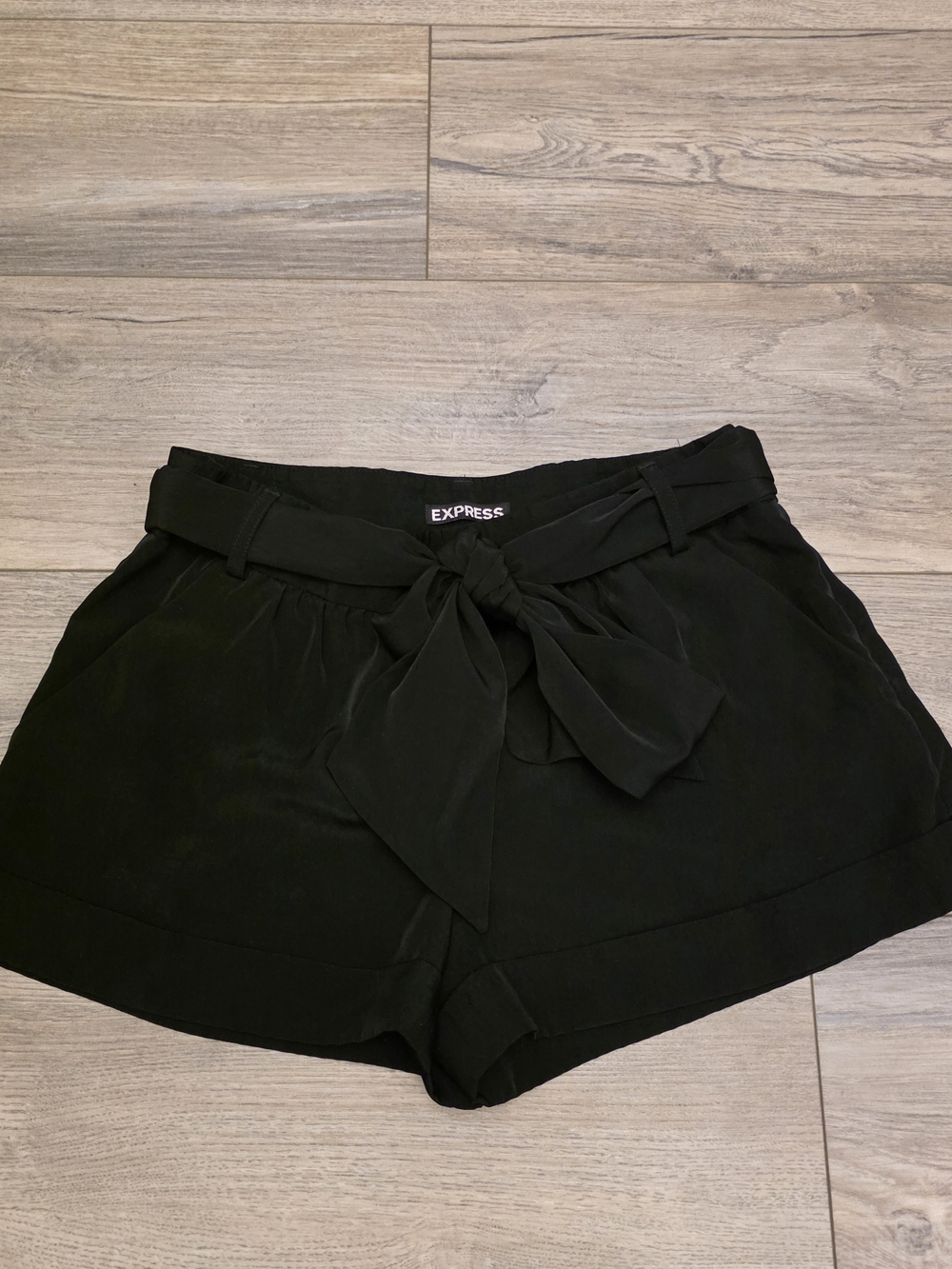 Express Black High-Waisted Dressy Shorts with Tie Belt Size 0
